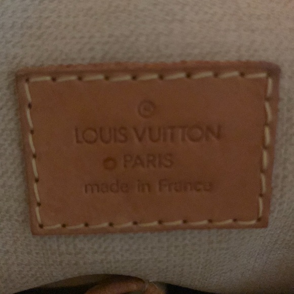 ๐ฏ Authentic Louis Vuitton Trouvile Monogram Canvas bag. - Picture 13 of 17